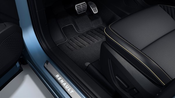 Renault Symbioz E-Tech full hybrid - Renault sportska papučica i osvijetljeni pragovi